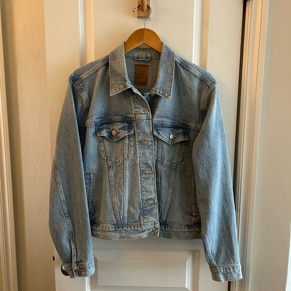 GAP Women's Classic Blue Jean Jacket